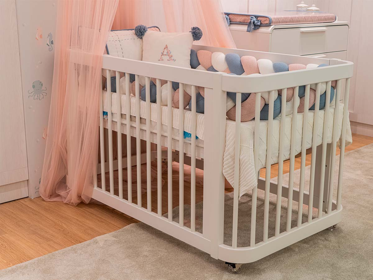 Berço 2 em 1 Linha Evolutiva 80 x 136 x 79  cm (A x L x P) - Cor Branco + Colchão