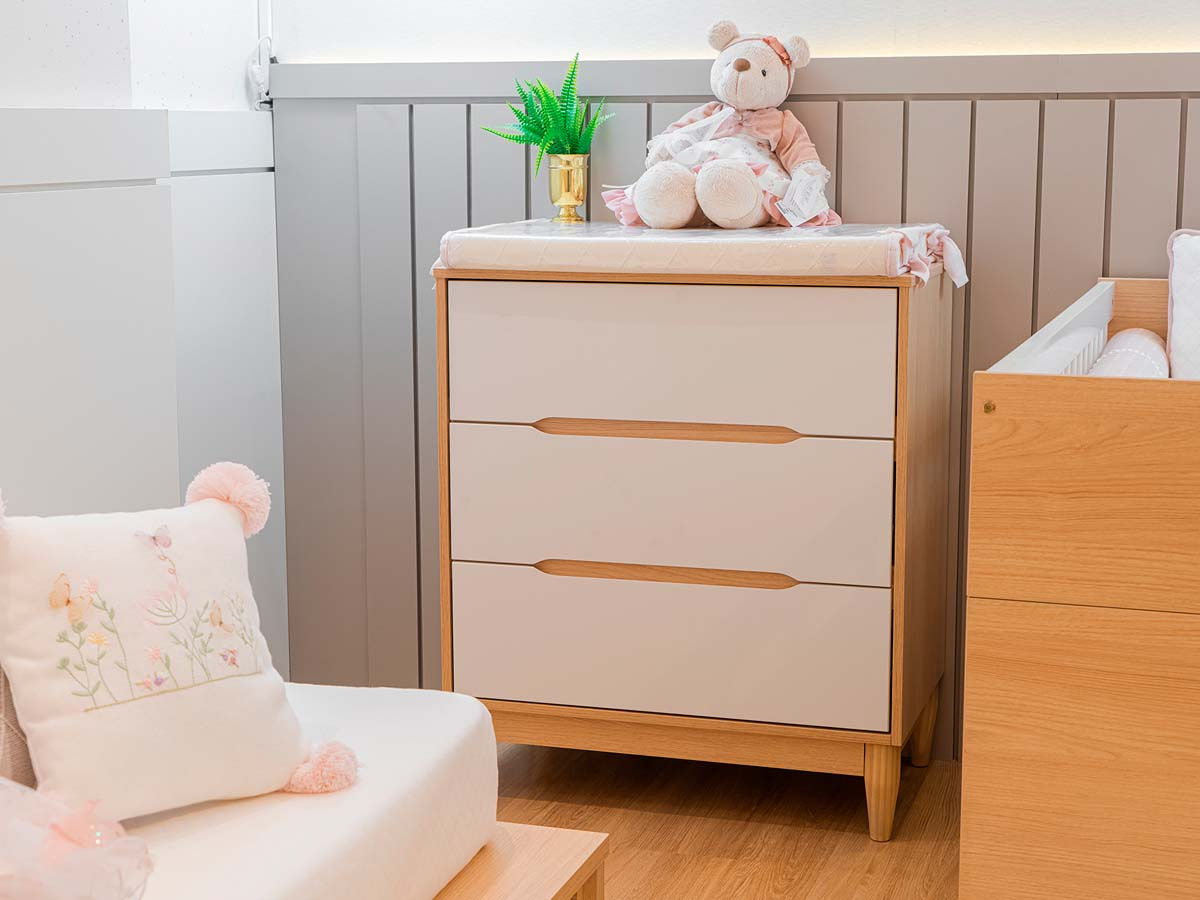 Cômoda Tomi 3 Gavetas  87 x 75 x 46  cm (A x L x P) - Cor Branco Com Carvalho Malva 